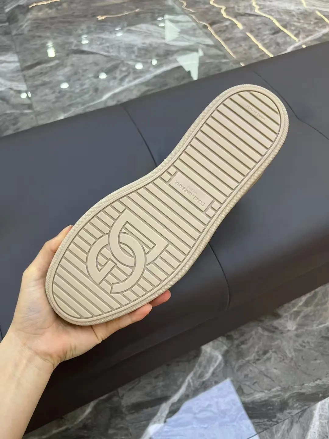 Men's Men's Shoes 💰400 [New Style] 🐝🐝DG—Dolce&G men's calfskin sneakers Portofino Yacht shoes, simple and versatile design, unique saddle leather soles. The Dolce &G logo rear wing is the icing on the cake. Imported cowhide + rubber outsole Size: 39-44 (customized at 38.45)